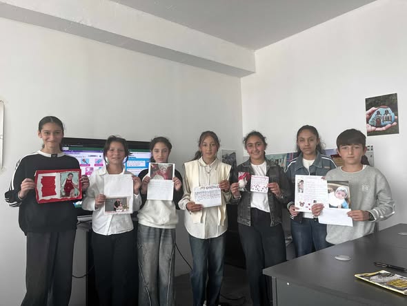 English lessons at the "Saral Development and Education Center"